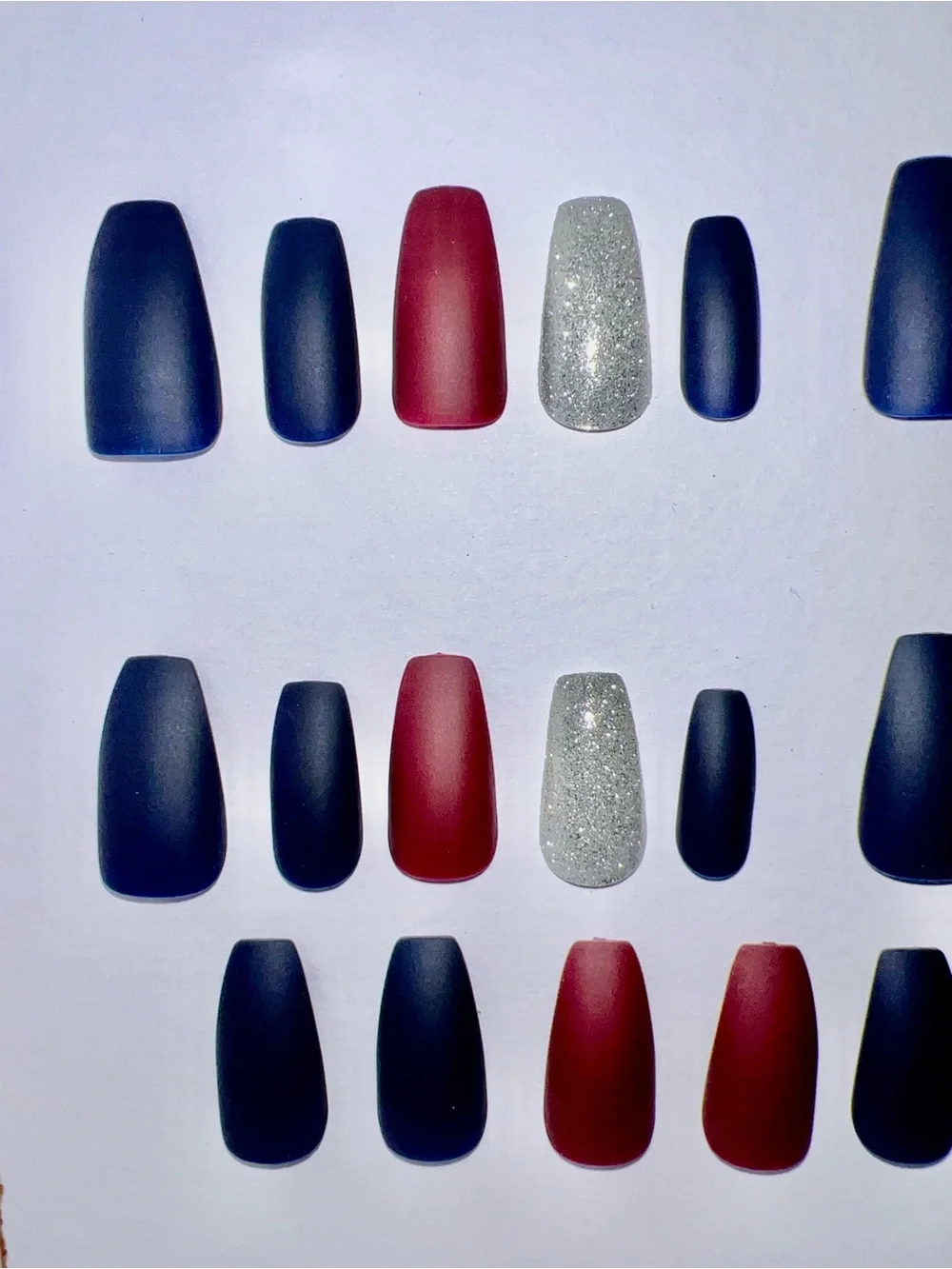 Look Beautiful 28pc press on nails with free gift - Picture 3 of 4